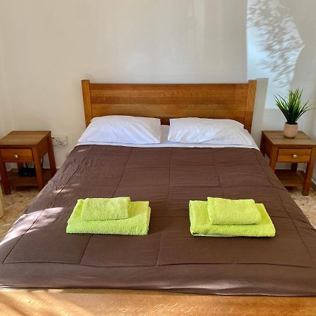 Moutallos Rooms Inn Homes Paphos Eksteriør bilde