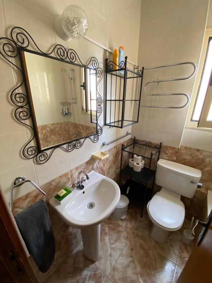 Moutallos Rooms Inn Homes Paphos Eksteriør bilde