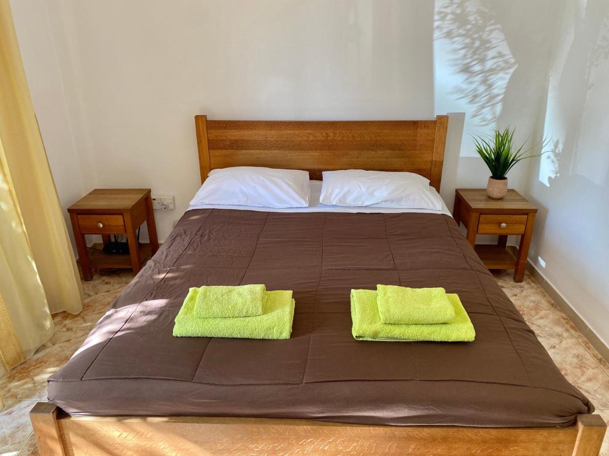 Moutallos Rooms Inn Homes Paphos Eksteriør bilde